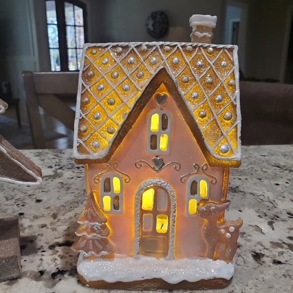 Gingerbread House and Tree-NWT - Picture 3 of 7